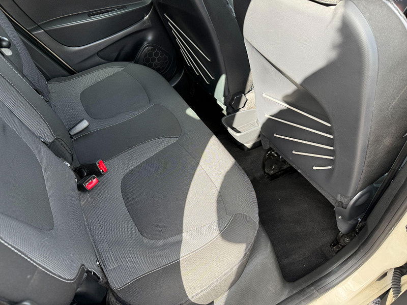 Renault Captur 1.5 dCi ENERGY Dynamique MediaNav Euro 5 (s/s) 5dr 5dr Manual 2014