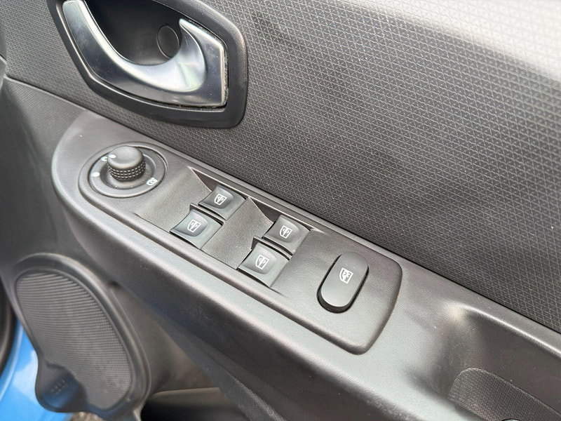 Renault Clio 1.2 TCe Dynamique S Nav EDC Euro 6 (s/s) 5dr 5dr Automatic 2016