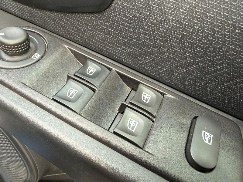 Renault Clio 1.2 TCe Dynamique S Nav EDC Euro 6 (s/s) 5dr 5dr Automatic 2016