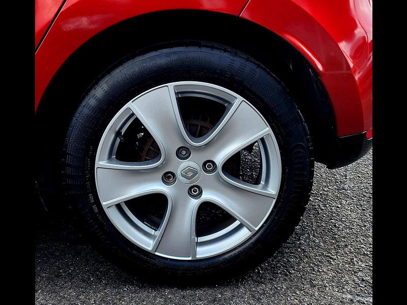 Renault Clio 1.5 dCi Dynamique MediaNav EDC Euro 5 5dr 5dr Automatic 2015