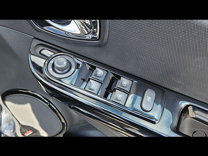 Renault Clio 1.5 dCi Dynamique S MediaNav EDC Euro 5 5dr 5dr Automatic 2015