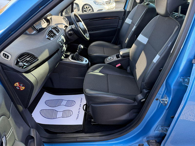 Renault Grand Scenic 1.5 dCi Dynamique Nav Euro 6 (s/s) 5dr 5dr Manual 2015
