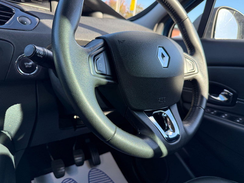 Renault Grand Scenic 1.5 dCi Dynamique Nav Euro 6 (s/s) 5dr 5dr Manual 2015