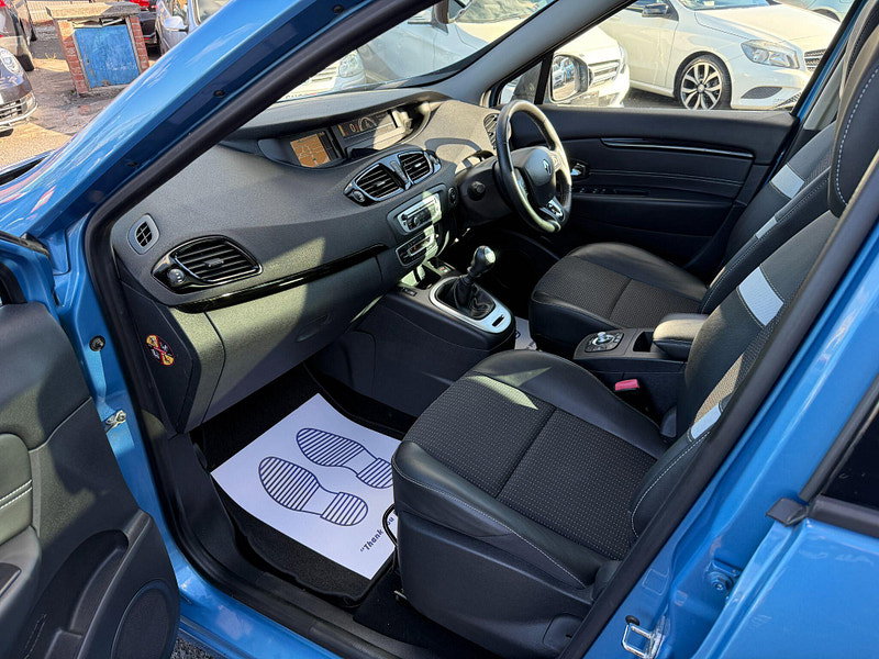 Renault Grand Scenic 1.5 dCi Dynamique Nav Euro 6 (s/s) 5dr 5dr Manual 2015