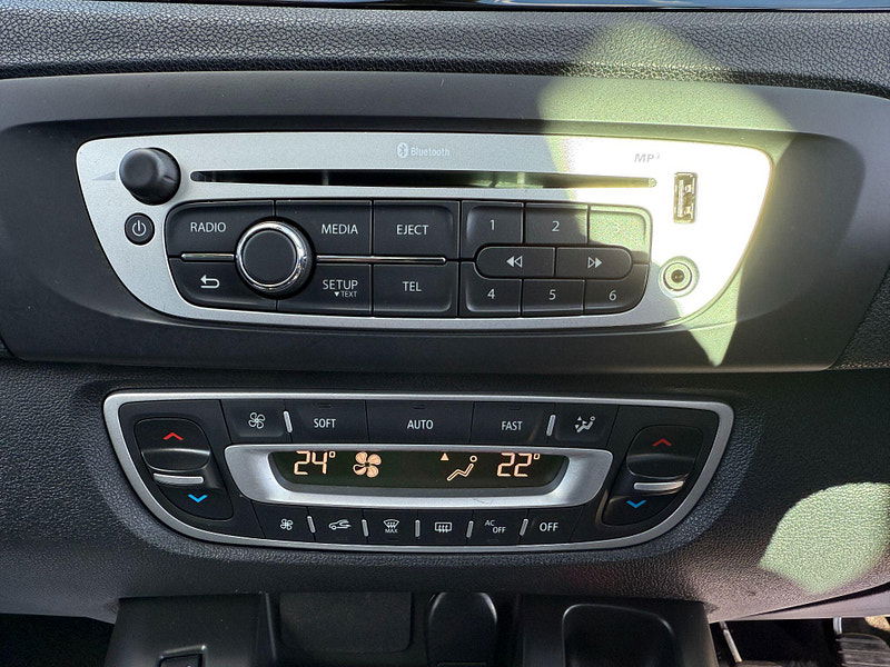 Renault Grand Scenic 1.5 dCi Dynamique Nav Euro 6 (s/s) 5dr 5dr Manual 2015