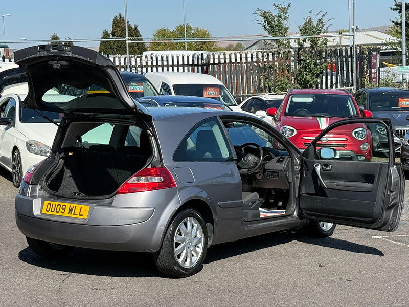 Renault Megane 1.6 VVT Dynamique 3dr 3dr Manual 2009