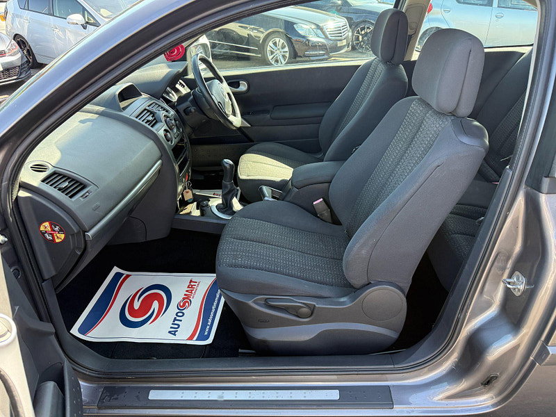 Renault Megane 1.6 VVT Dynamique 3dr 3dr Manual 2009