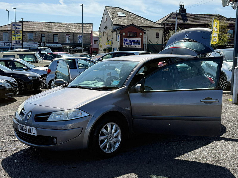 Renault Megane 1.6 VVT Dynamique 3dr 3dr Manual 2009