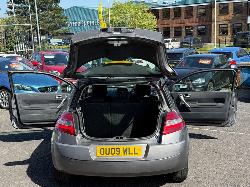 Renault Megane 1.6 VVT Dynamique 3dr 3dr Manual 2009