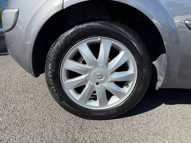 Renault Megane 1.6 VVT Dynamique 3dr 3dr Manual 2009