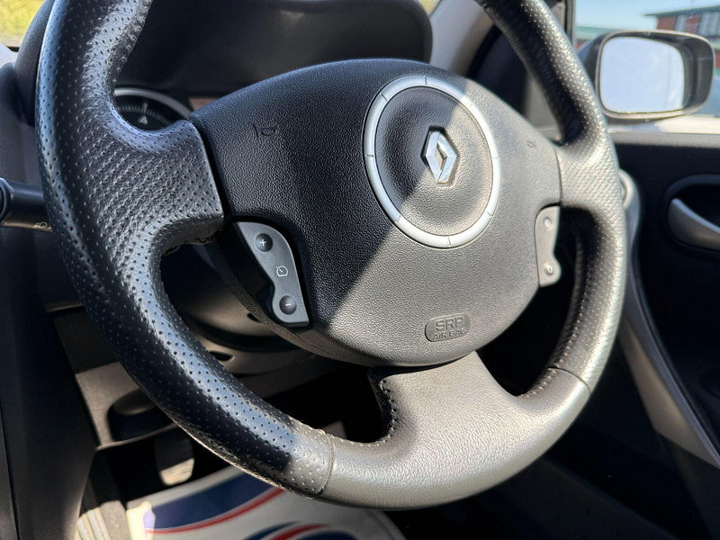 Renault Megane 1.6 VVT Dynamique 3dr 3dr Manual 2009