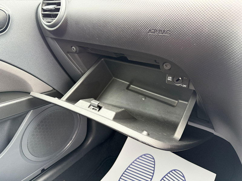 Seat Leon 1.6 8V Stylance Euro 4 5dr 5dr Manual 2008