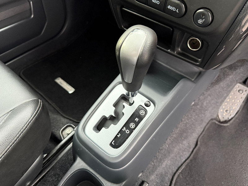 Suzuki Jimny X-ADVENTURE XC 660cc AUTO 4X4 LEATHER 3dr Automatic 2010