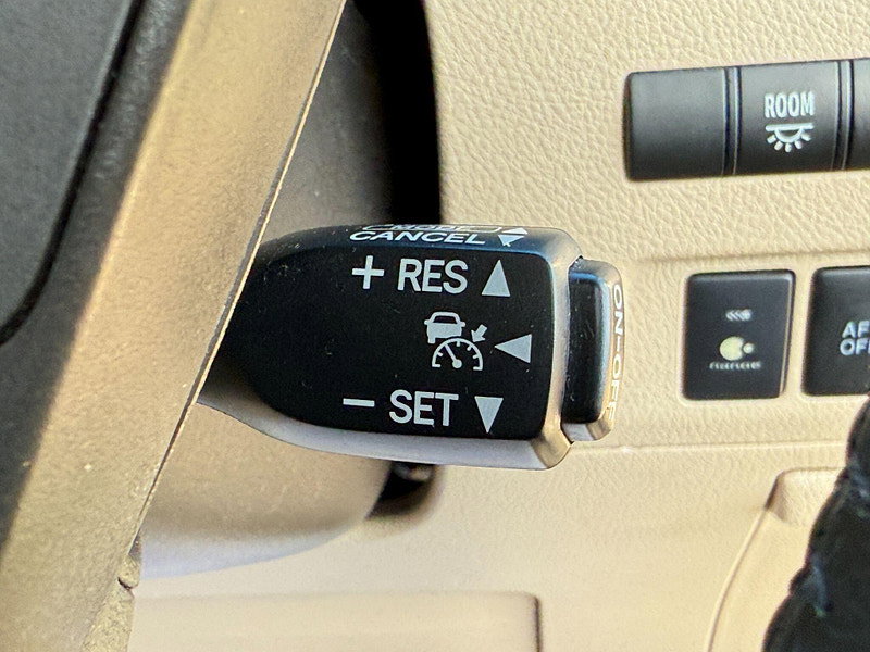 Toyota Alphard HYBRID 2.4L AUTO CRUISE 7 SEATS 5dr Automatic 2012