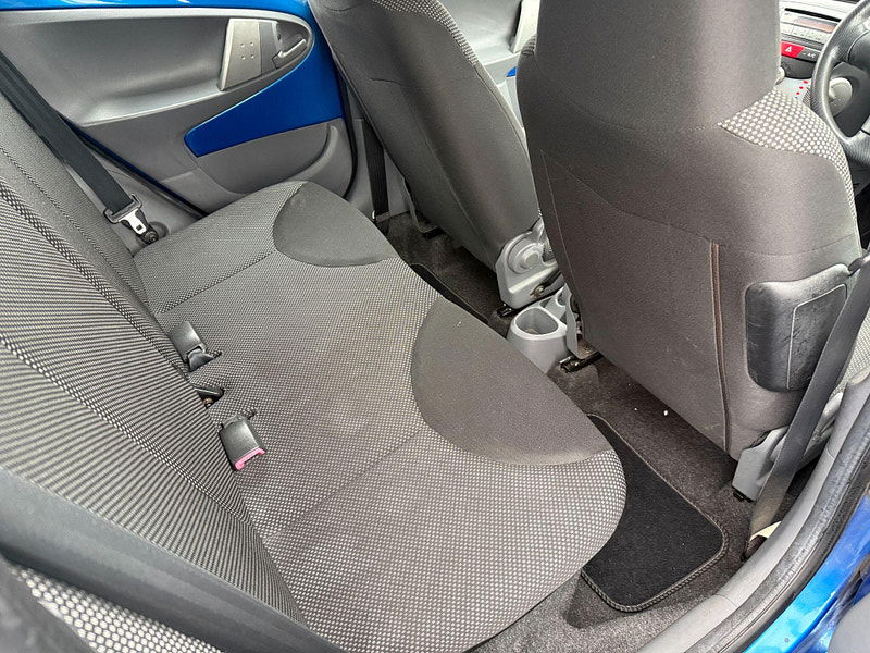 Toyota Aygo 1.0 VVT-i Blue MultiMode Euro 4 5dr 5dr Automatic 2010