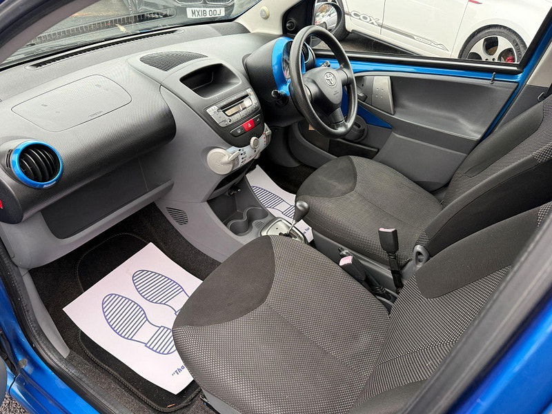 Toyota Aygo 1.0 VVT-i Blue MultiMode Euro 4 5dr 5dr Automatic 2010