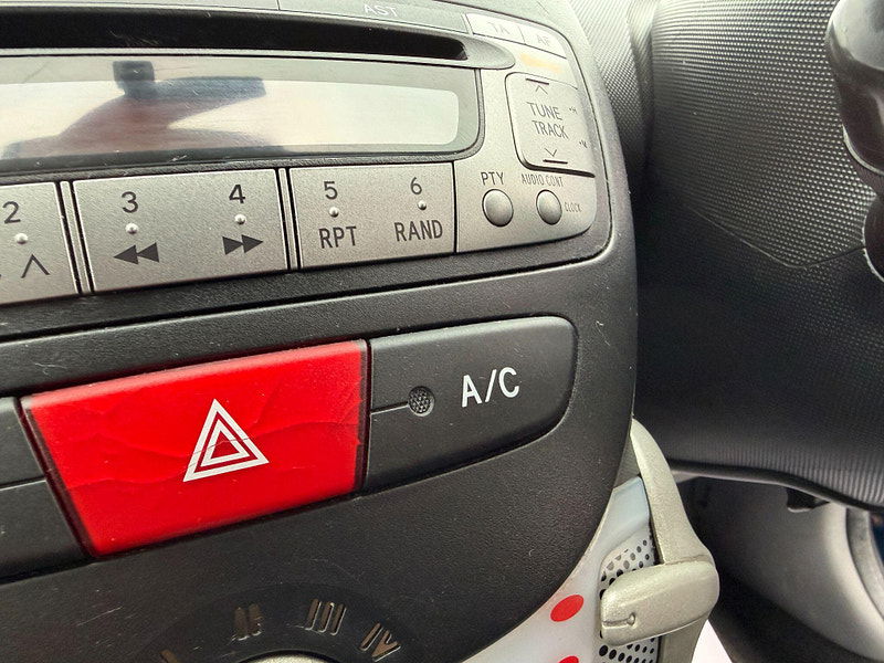 Toyota Aygo 1.0 VVT-i Blue MultiMode Euro 4 5dr 5dr Automatic 2010