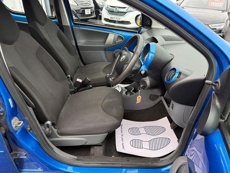 Toyota Aygo 1.0 VVT-i Blue MultiMode Euro 4 5dr 5dr Automatic 2010