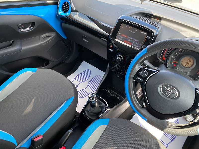 Toyota Aygo 1.0 VVT-i x-cite Euro 6 5dr 5dr Manual 2016