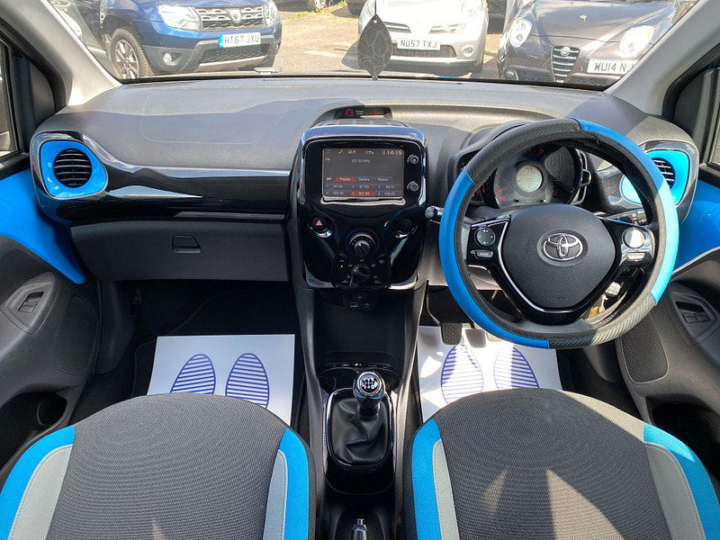 Toyota Aygo 1.0 VVT-i x-cite Euro 6 5dr 5dr Manual 2016