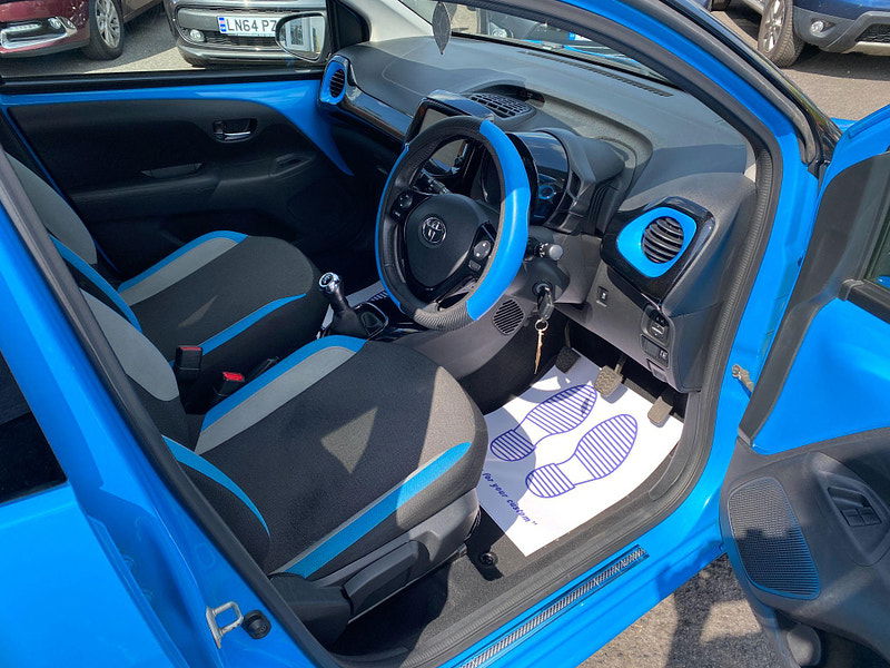 Toyota Aygo 1.0 VVT-i x-cite Euro 6 5dr 5dr Manual 2016