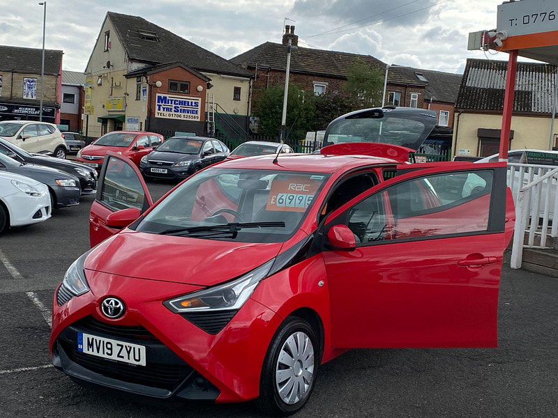 Toyota Aygo 1.0 VVT-i x-play Euro 6 5dr 5dr Manual 2019