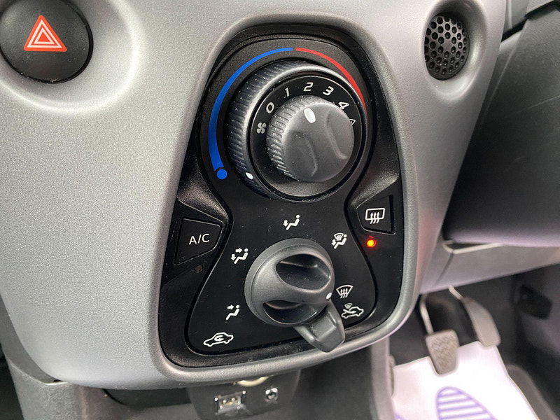 Toyota Aygo 1.0 VVT-i x-play Euro 6 5dr 5dr Manual 2019