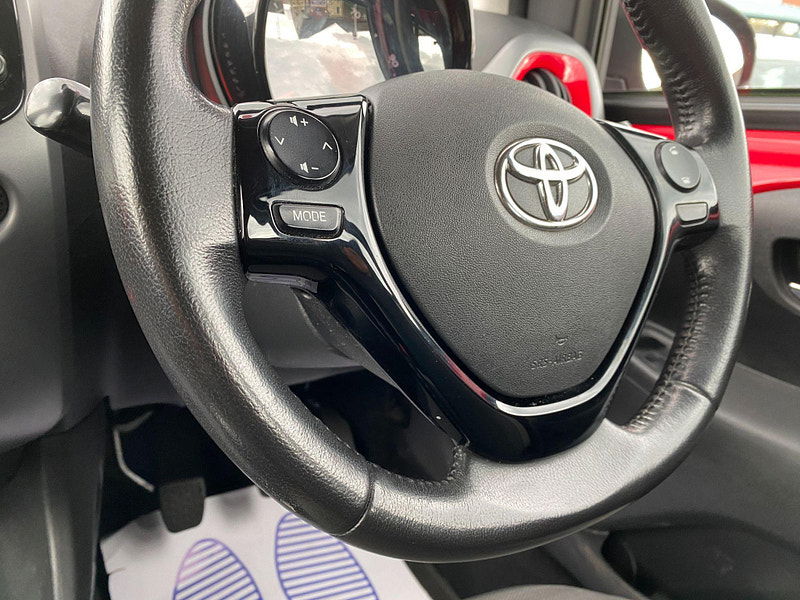 Toyota Aygo 1.0 VVT-i x-play Euro 6 5dr 5dr Manual 2019