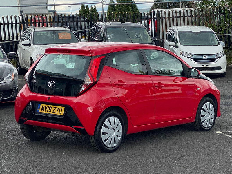 Toyota Aygo 1.0 VVT-i x-play Euro 6 5dr 5dr Manual 2019