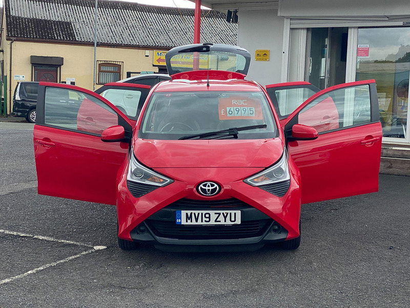 Toyota Aygo 1.0 VVT-i x-play Euro 6 5dr 5dr Manual 2019