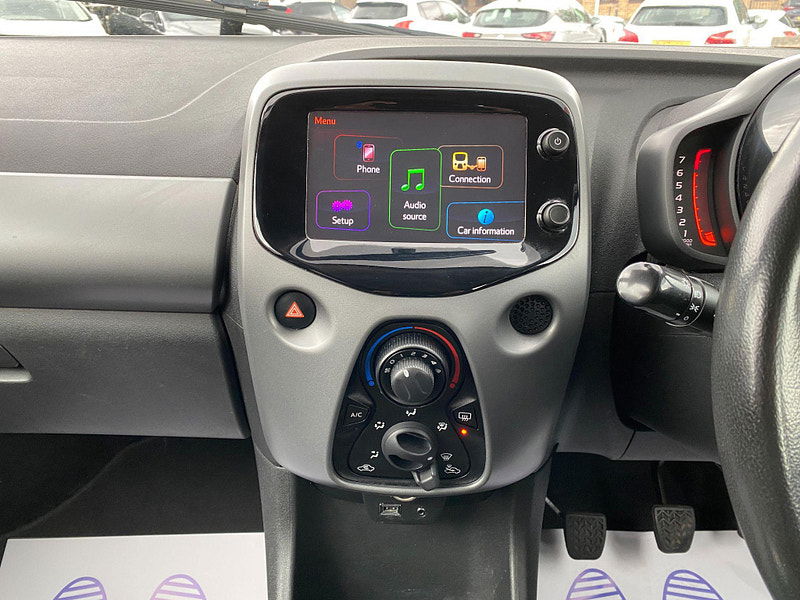 Toyota Aygo 1.0 VVT-i x-play Euro 6 5dr 5dr Manual 2019