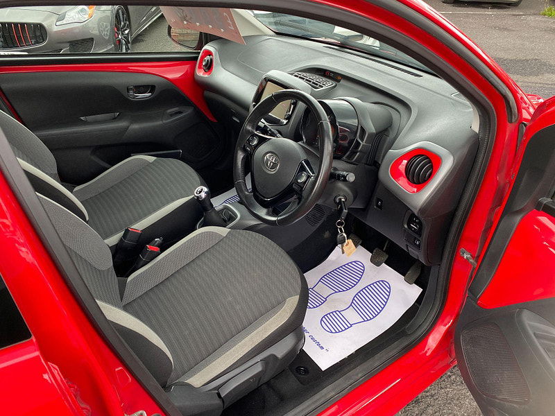 Toyota Aygo 1.0 VVT-i x-play Euro 6 5dr 5dr Manual 2019