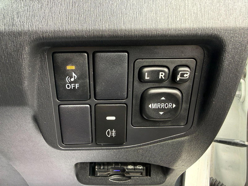 Toyota Prius 1.8 VVT-h T3 CVT Euro 6 (s/s) 5dr 5dr Automatic 2012