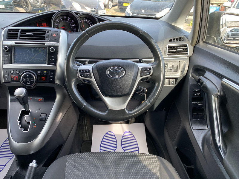 Toyota Verso 1.8 V-Matic Trend Multidrive S Euro 5 5dr Euro 5 5dr Automatic 2015