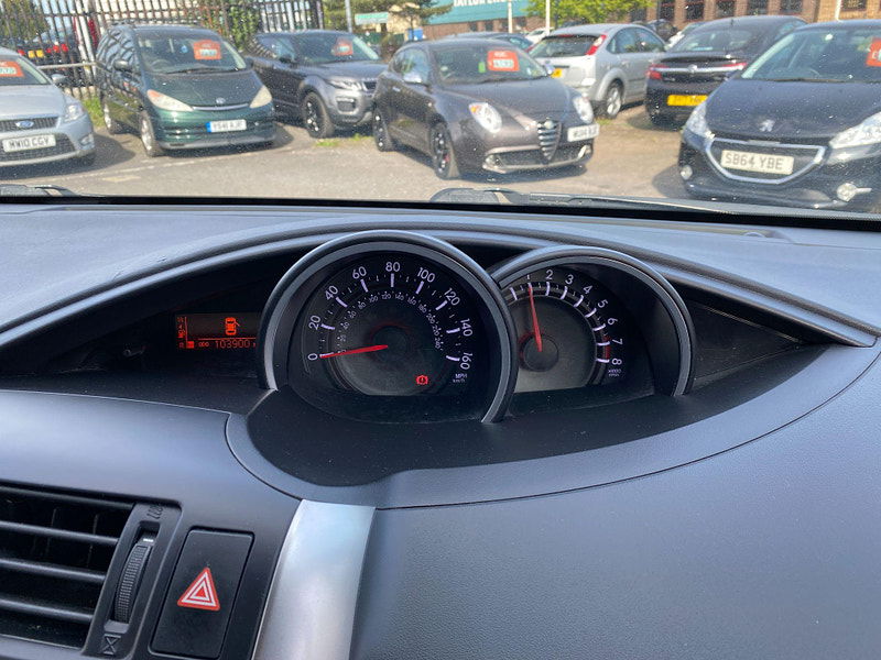 Toyota Verso 1.8 V-Matic Trend Multidrive S Euro 5 5dr Euro 5 5dr Automatic 2015