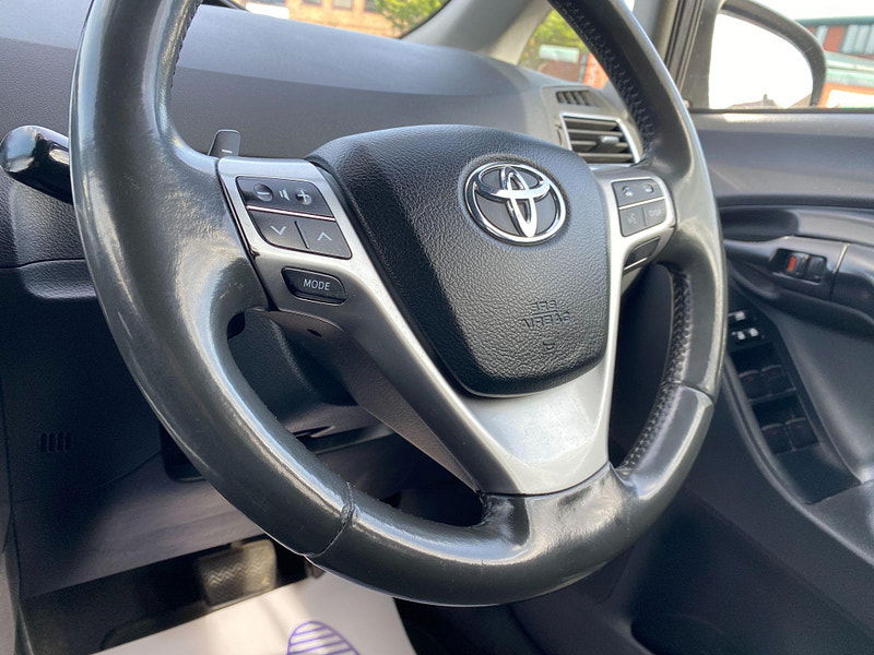 Toyota Verso 1.8 V-Matic Trend Multidrive S Euro 5 5dr Euro 5 5dr Automatic 2015