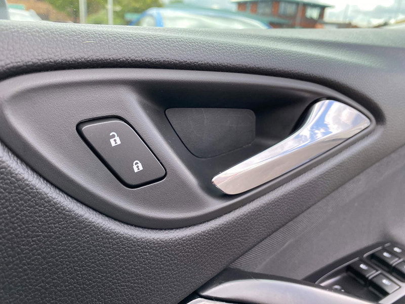 Vauxhall Astra 1.0i Turbo ecoFLEX SRi Euro 6 (s/s) 5dr 5dr Manual 2016
