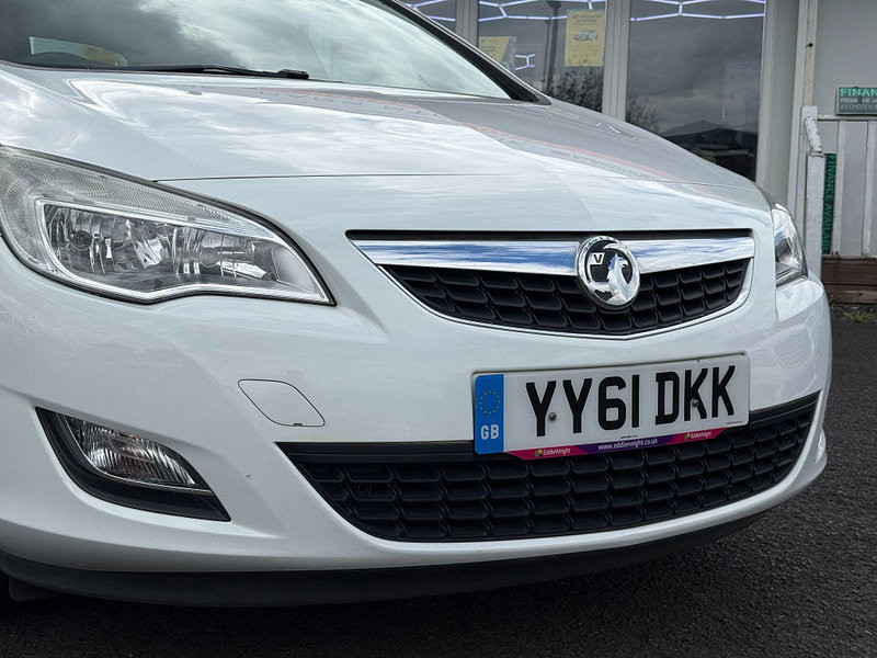 Vauxhall Astra 1.4 16v Excite Euro 5 5dr 5dr Manual 2011