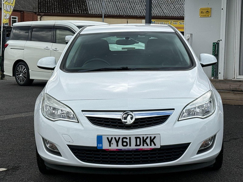 Vauxhall Astra 1.4 16v Excite Euro 5 5dr 5dr Manual 2011