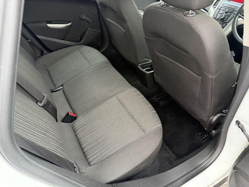 Vauxhall Astra 1.4 16v Excite Euro 5 5dr 5dr Manual 2011