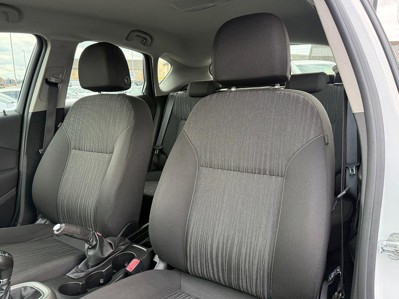 Vauxhall Astra 1.4 16v Excite Euro 5 5dr 5dr Manual 2011