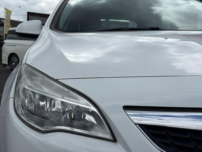 Vauxhall Astra 1.4 16v Excite Euro 5 5dr 5dr Manual 2011