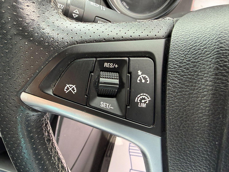 Vauxhall Astra 1.4 16v SRi Euro 5 5dr 5dr Manual 2014