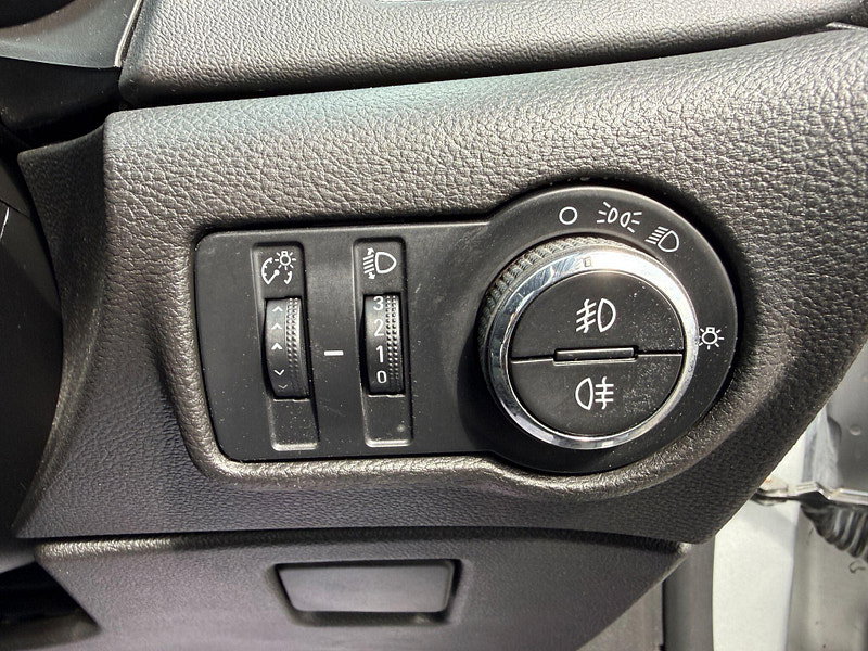 Vauxhall Astra 1.4 16v SRi Euro 5 5dr 5dr Manual 2014