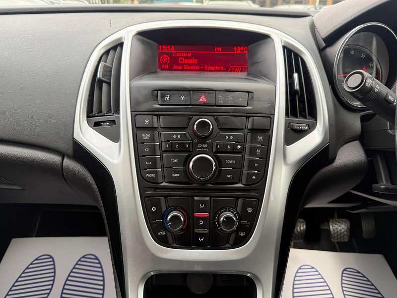 Vauxhall Astra 1.4 16v SRi Euro 5 5dr 5dr Manual 2014