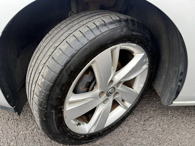 Vauxhall Astra 1.4 16v SRi Euro 5 5dr 5dr Manual 2014