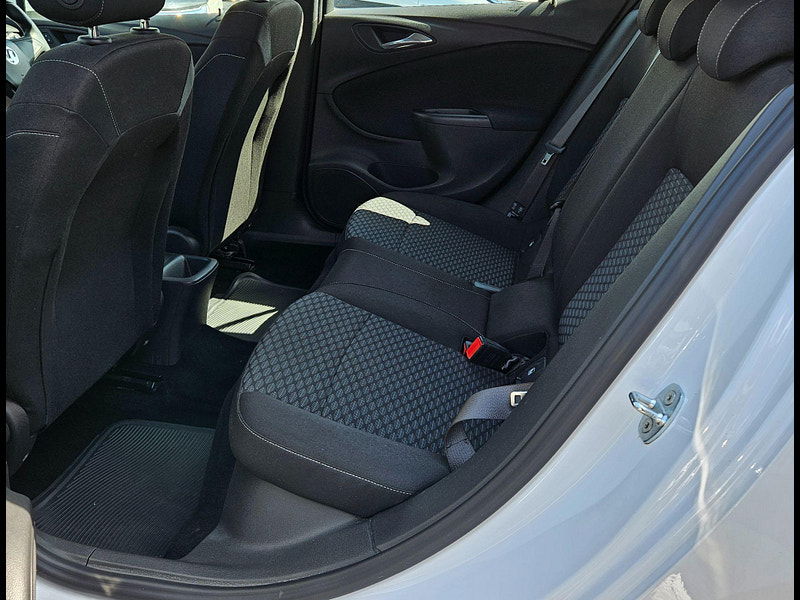 Vauxhall Astra 1.4i Design Euro 6 5dr 5dr Manual 2016