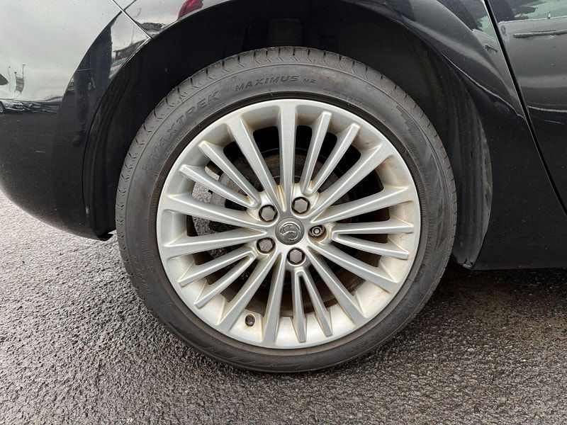 Vauxhall Astra 1.4i Turbo Elite Euro 6 5dr 5dr Manual 2017