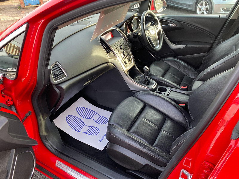 Vauxhall Astra 1.6 16v Elite Euro 5 5dr 5dr Manual 2012