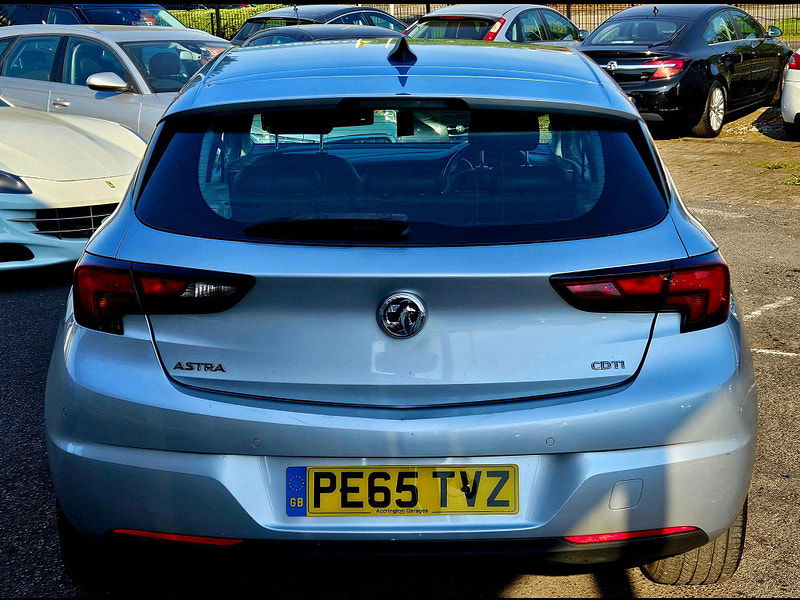 Vauxhall Astra 1.6 CDTi BlueInjection Elite Nav Auto Euro 6 5dr 5dr Automatic 2015
